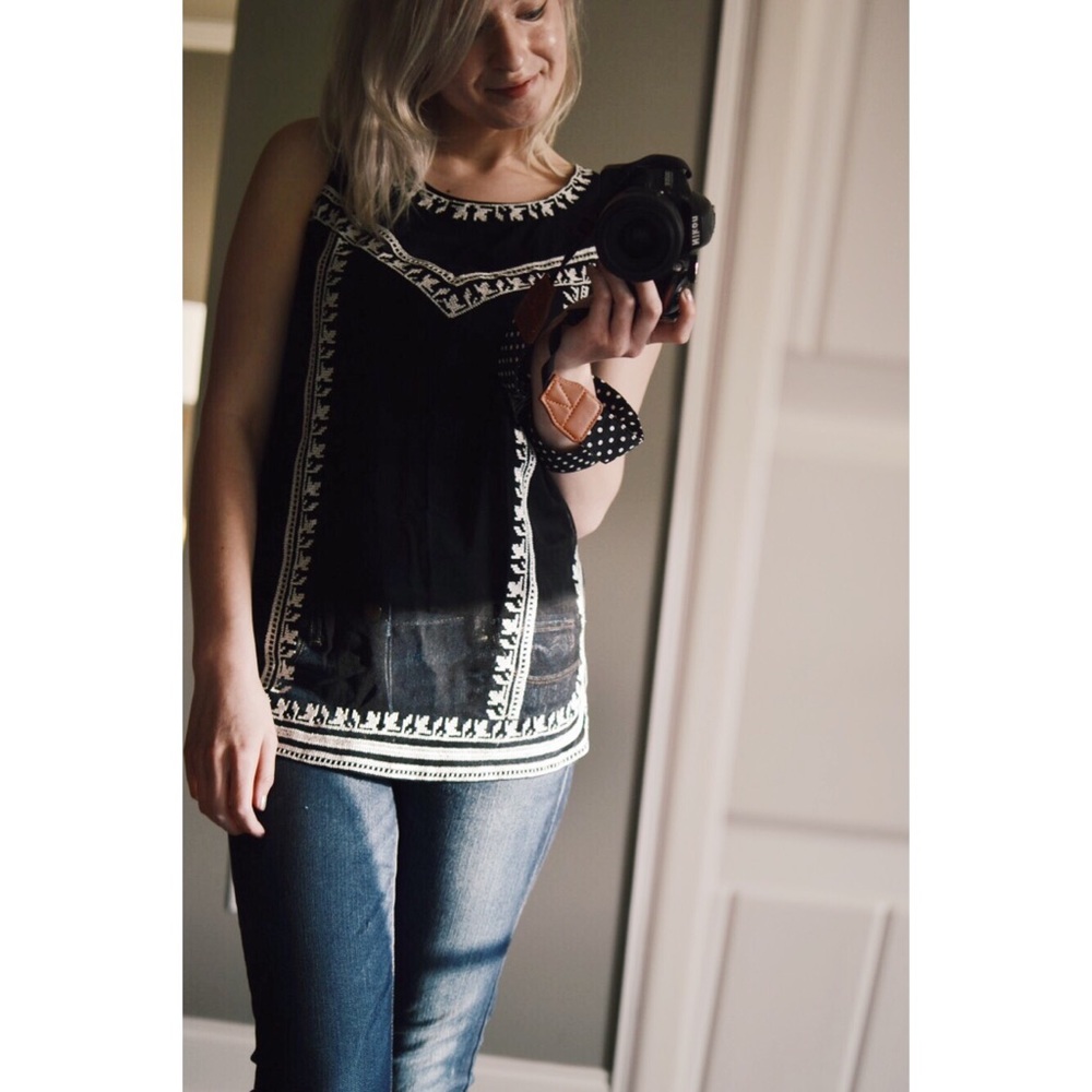 NWOT Alfani B&W Sheer Embroidered Top w/ Slip Tank